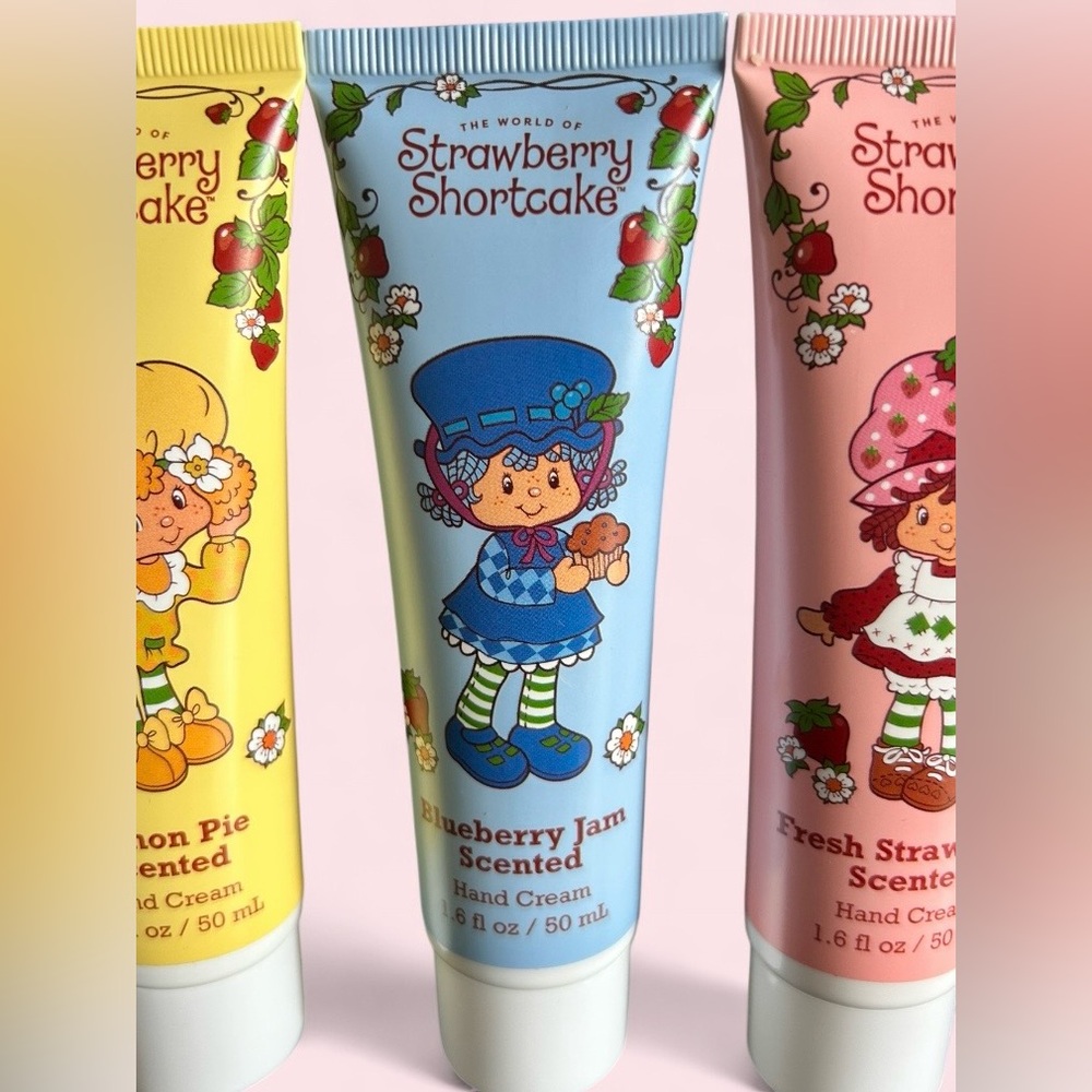 Strawberry Shortcake Scented Hand Cream Set 🍓 4PCS NEW - Picture 3 of 5